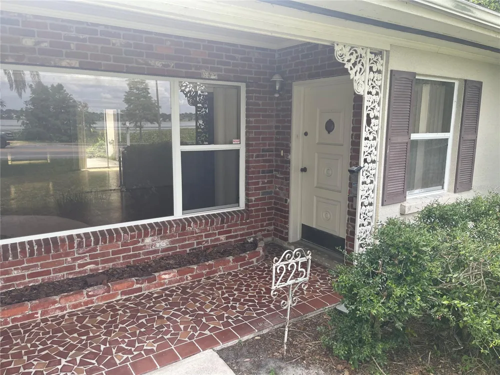 225 LAKE HOLLINGSWORTH DRIVE Lakeland, FL 33803