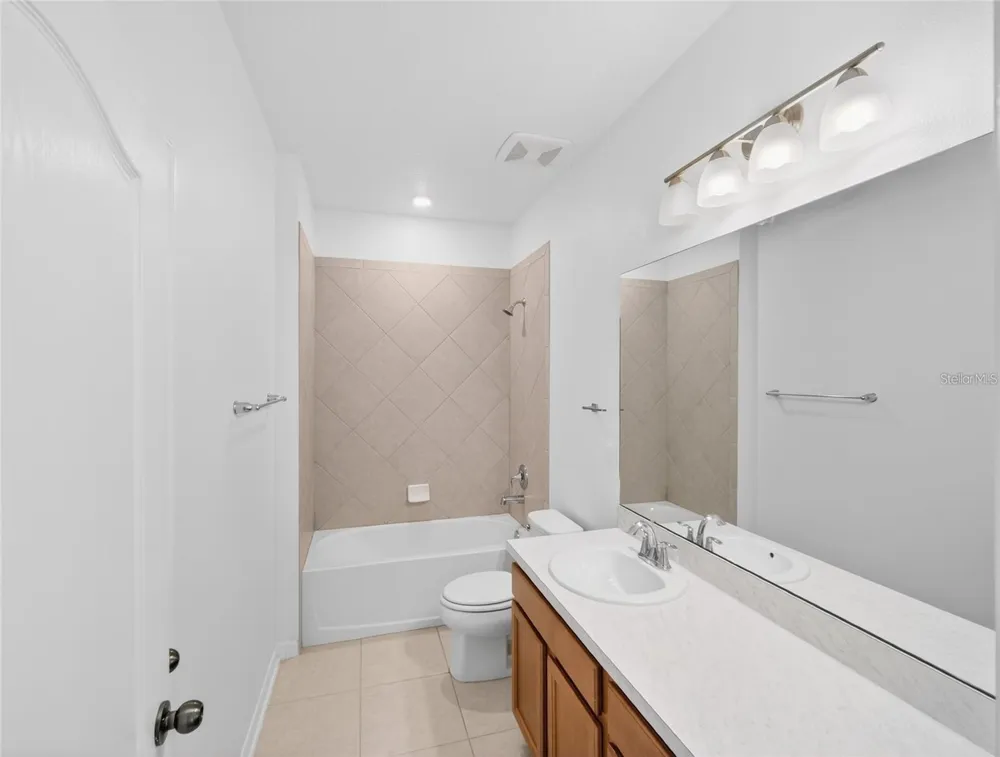2556 LEYLAND CYPRESS LANE Sanford, FL 32773