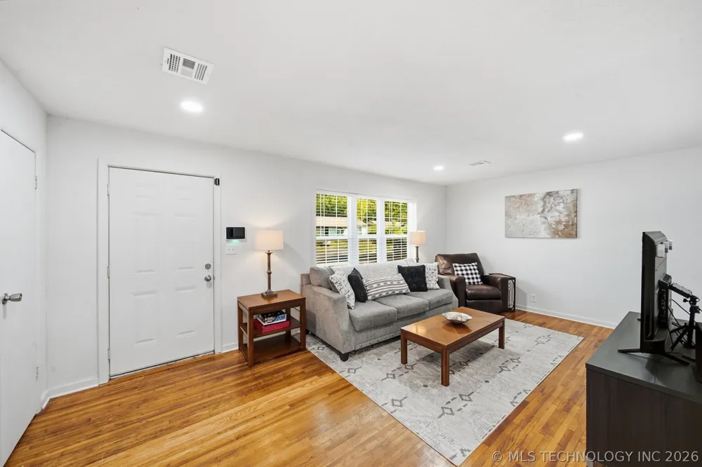 244 E 52nd Place Tulsa, OK 74126
