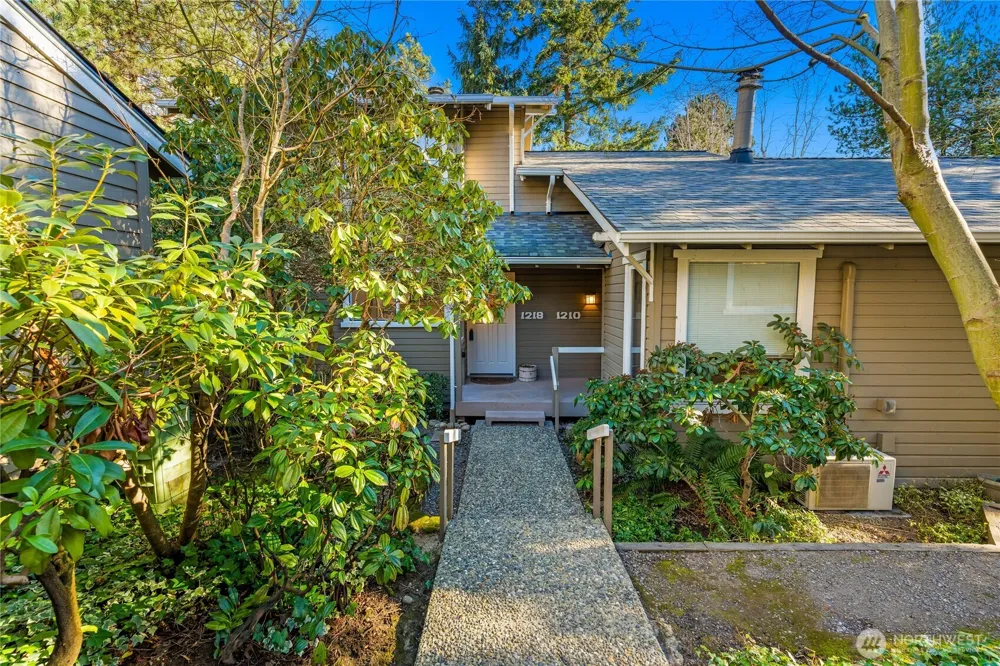 1218 101st Place NE Bellevue, WA 98004