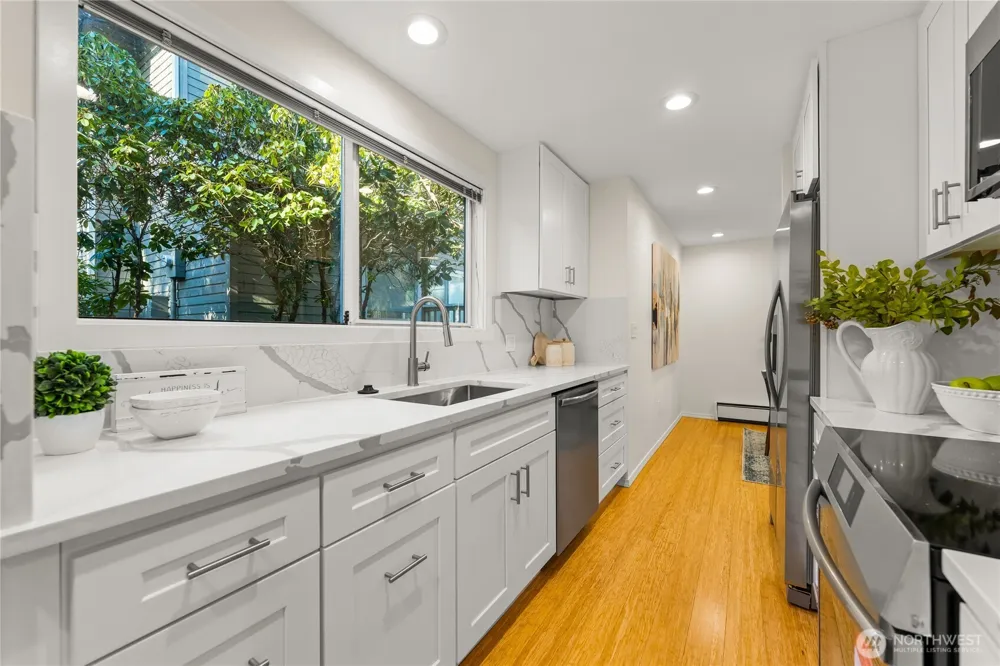 1218 101st Place NE Bellevue, WA 98004
