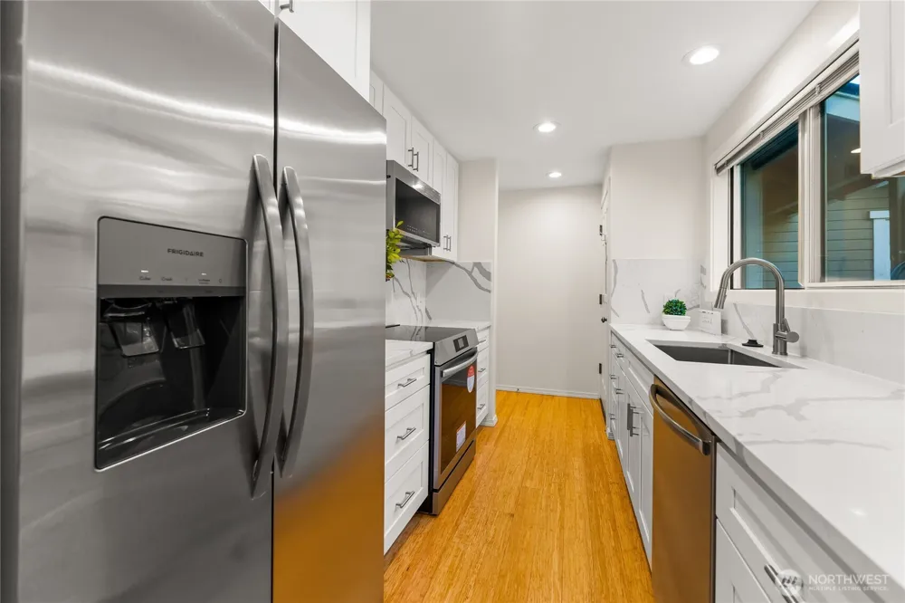 1218 101st Place NE Bellevue, WA 98004