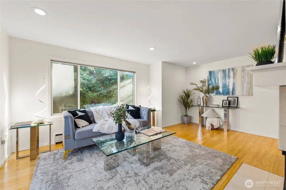 1218 101st Place NE Bellevue, WA 98004