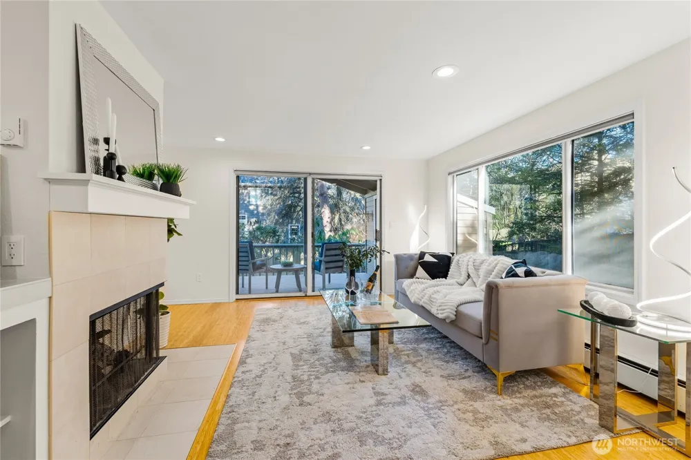 1218 101st Place NE Bellevue, WA 98004