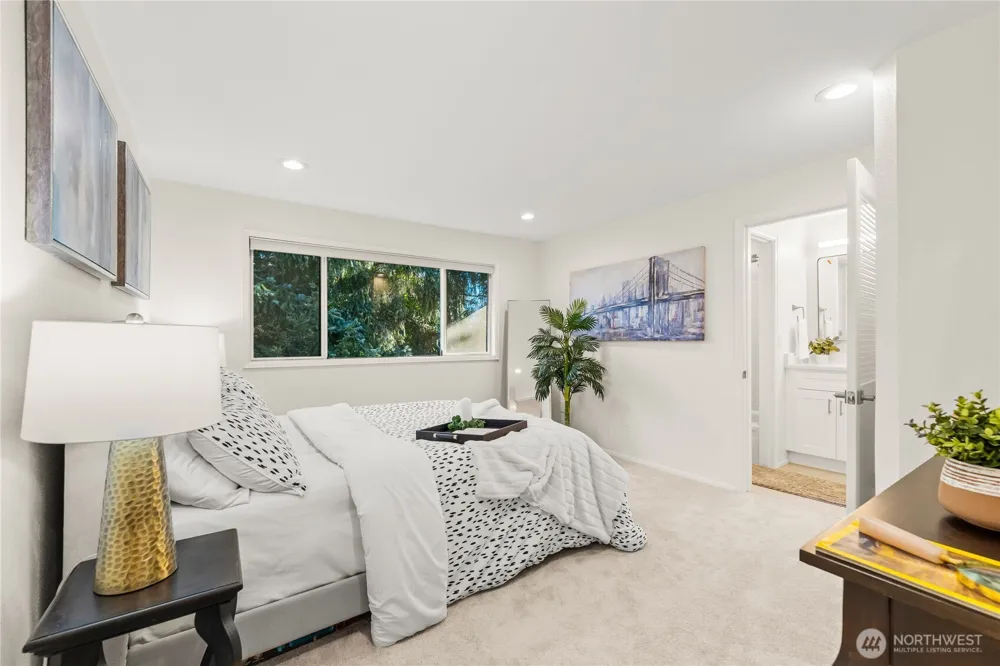 1218 101st Place NE Bellevue, WA 98004