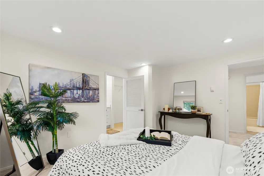 1218 101st Place NE Bellevue, WA 98004