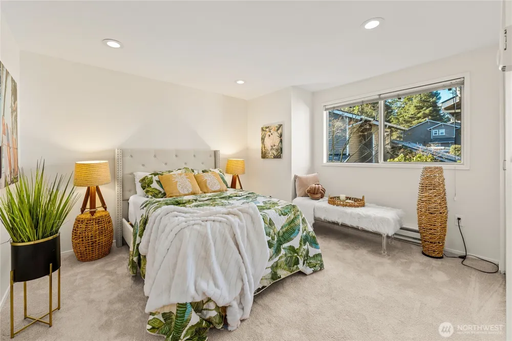 1218 101st Place NE Bellevue, WA 98004