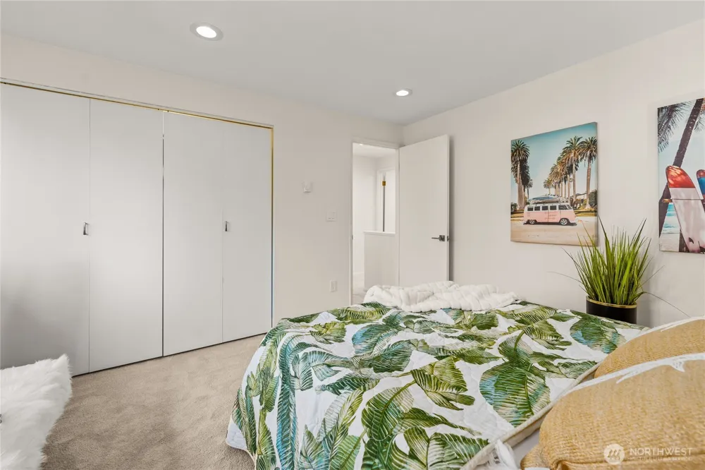 1218 101st Place NE Bellevue, WA 98004