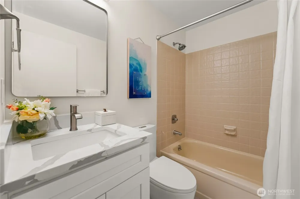 1218 101st Place NE Bellevue, WA 98004