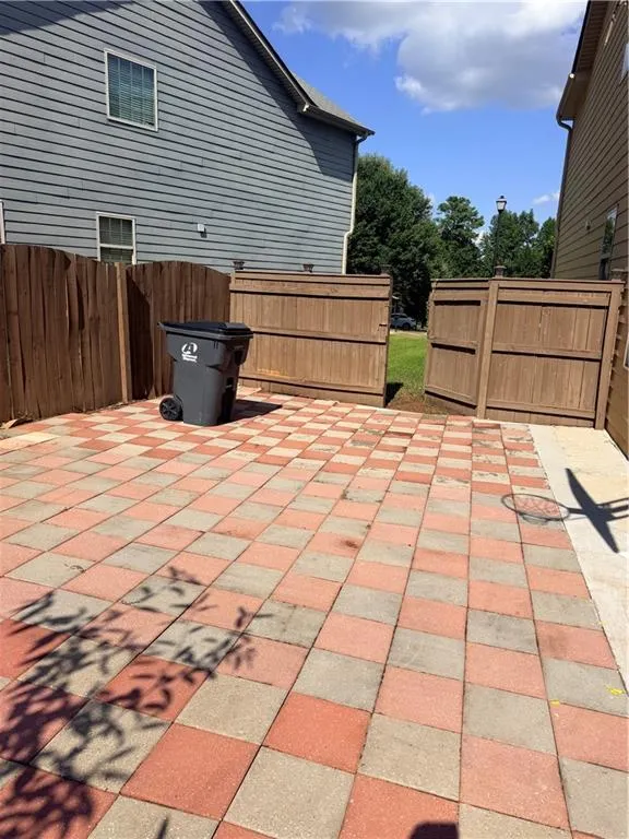 2118 Newbury Oaks Drive Lawrenceville, GA 30044