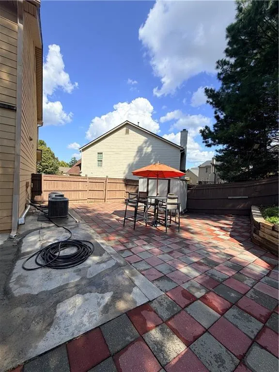 2118 Newbury Oaks Drive Lawrenceville, GA 30044