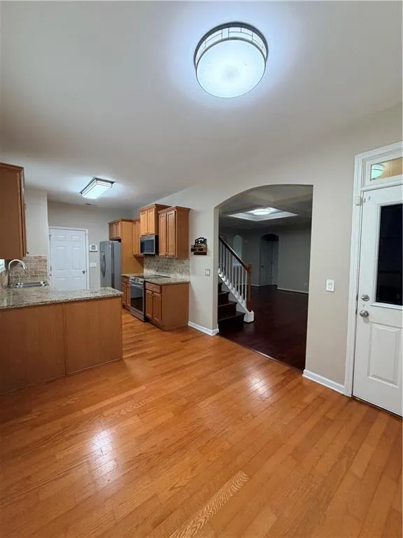 2118 Newbury Oaks Drive Lawrenceville, GA 30044