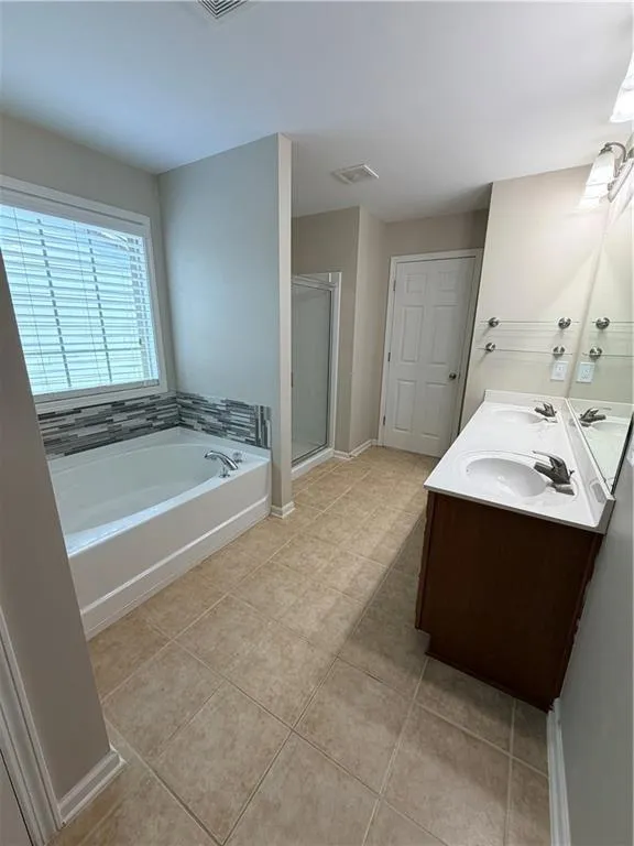 2118 Newbury Oaks Drive Lawrenceville, GA 30044
