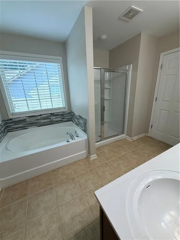 2118 Newbury Oaks Drive Lawrenceville, GA 30044