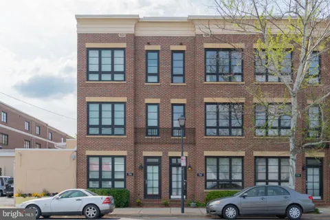 708 HENRY STREET