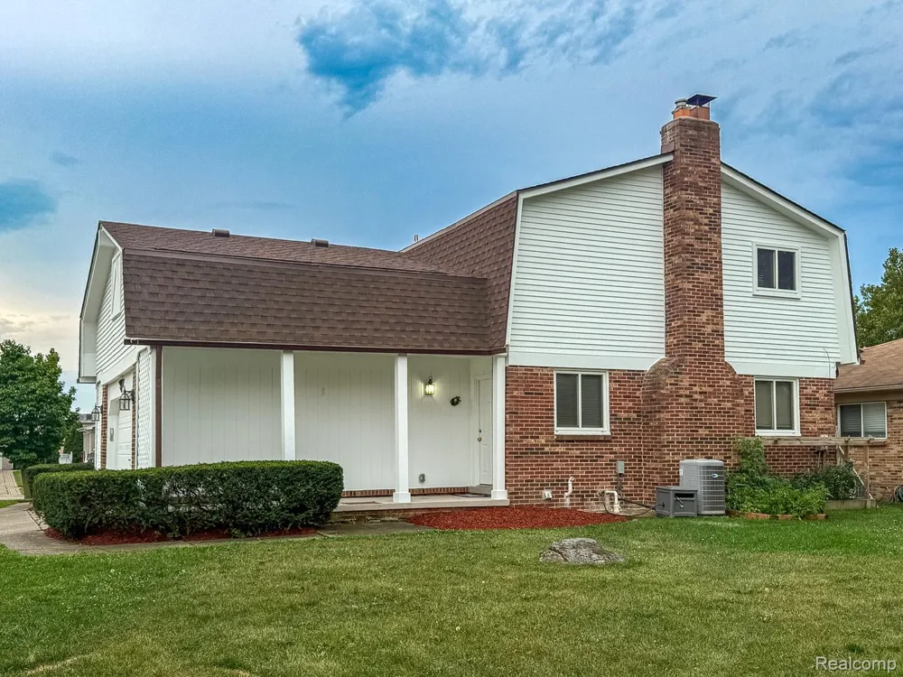 2863 Continental Drive Troy City, MI 48083