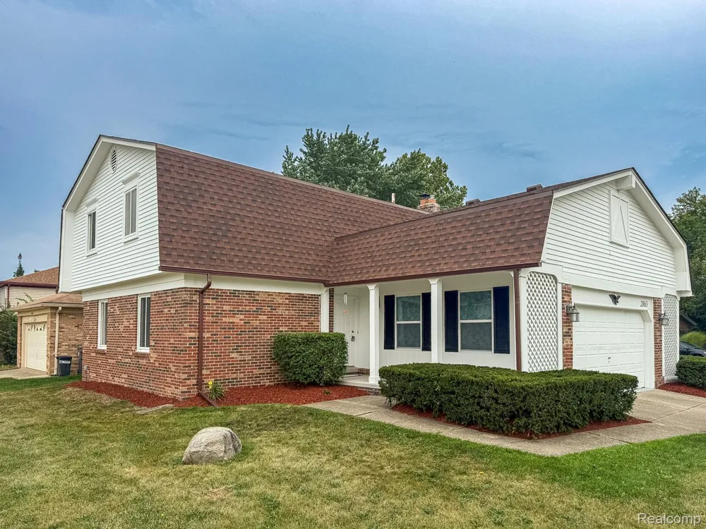 2863 Continental Drive Troy City, MI 48083