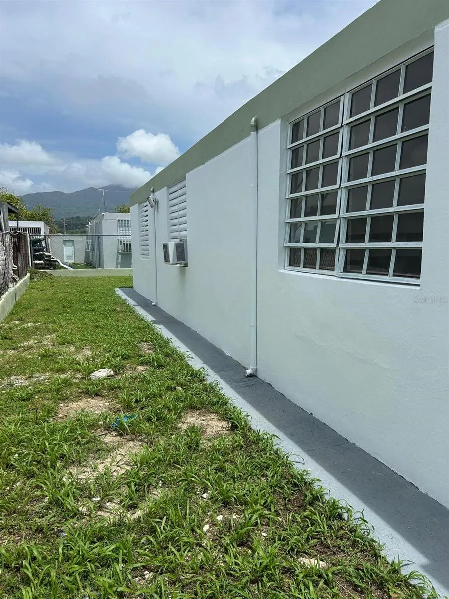 I-11 FLAMBOYAN Naguabo, PR 00718