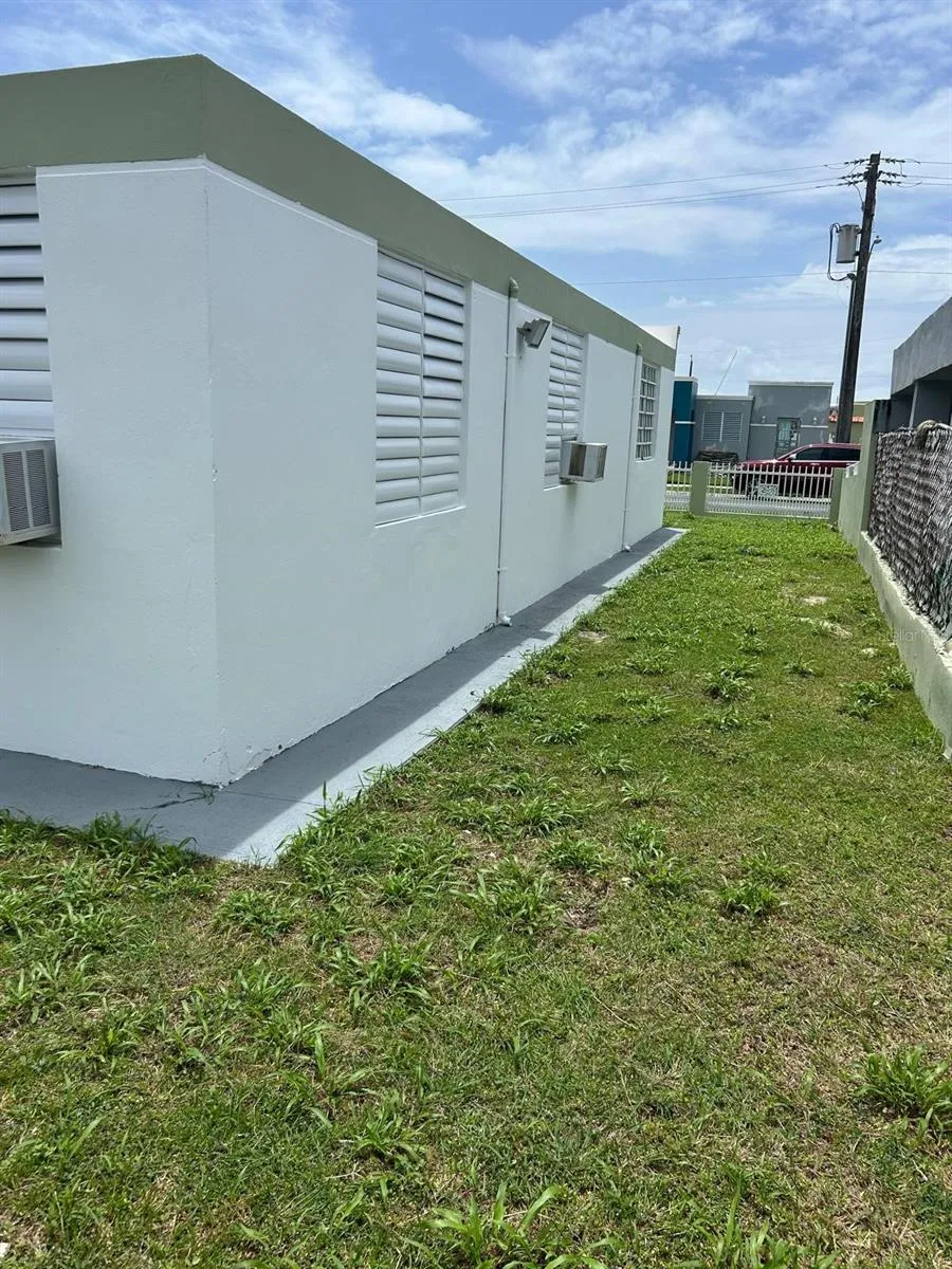 I-11 FLAMBOYAN Naguabo, PR 00718