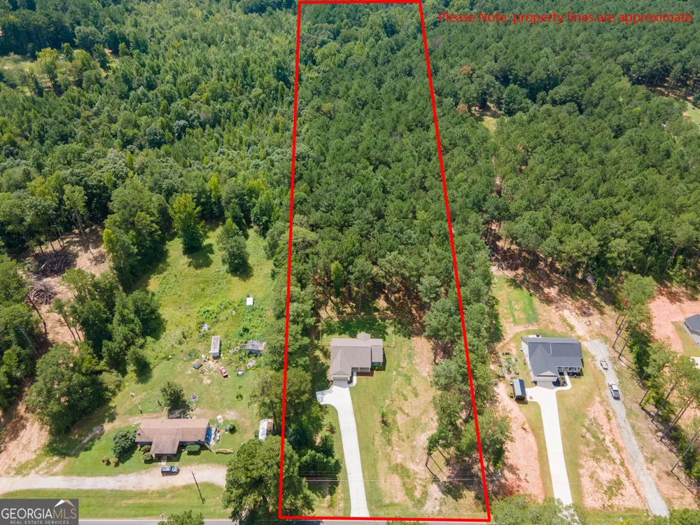 4079 Primrose RD Grantville, GA 30220