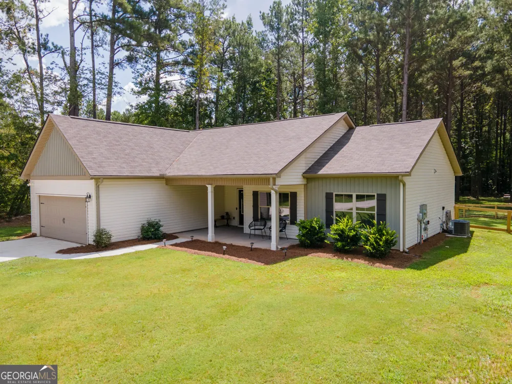 4079 Primrose RD Grantville, GA 30220