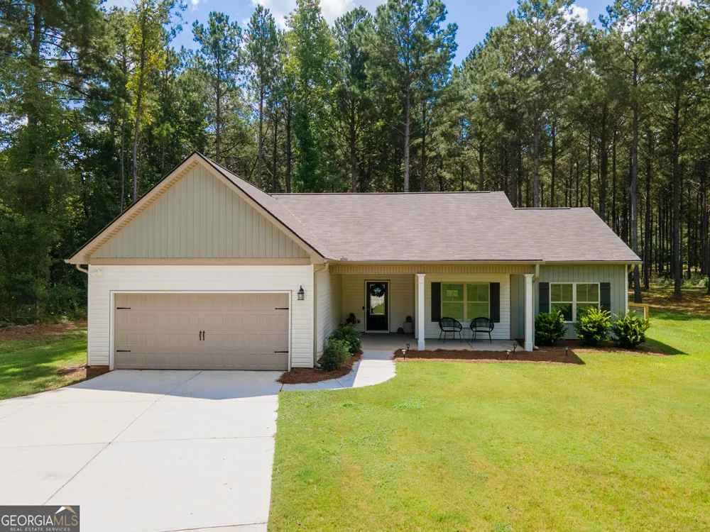4079 Primrose RD Grantville, GA 30220