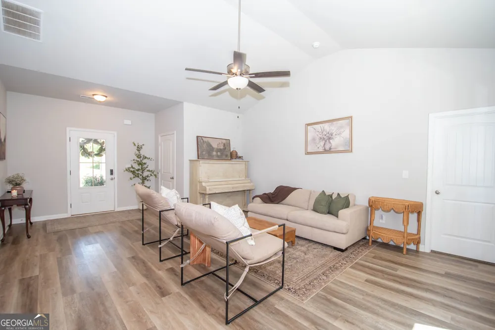 4079 Primrose RD Grantville, GA 30220