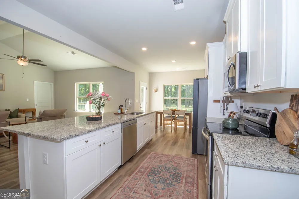 4079 Primrose RD Grantville, GA 30220