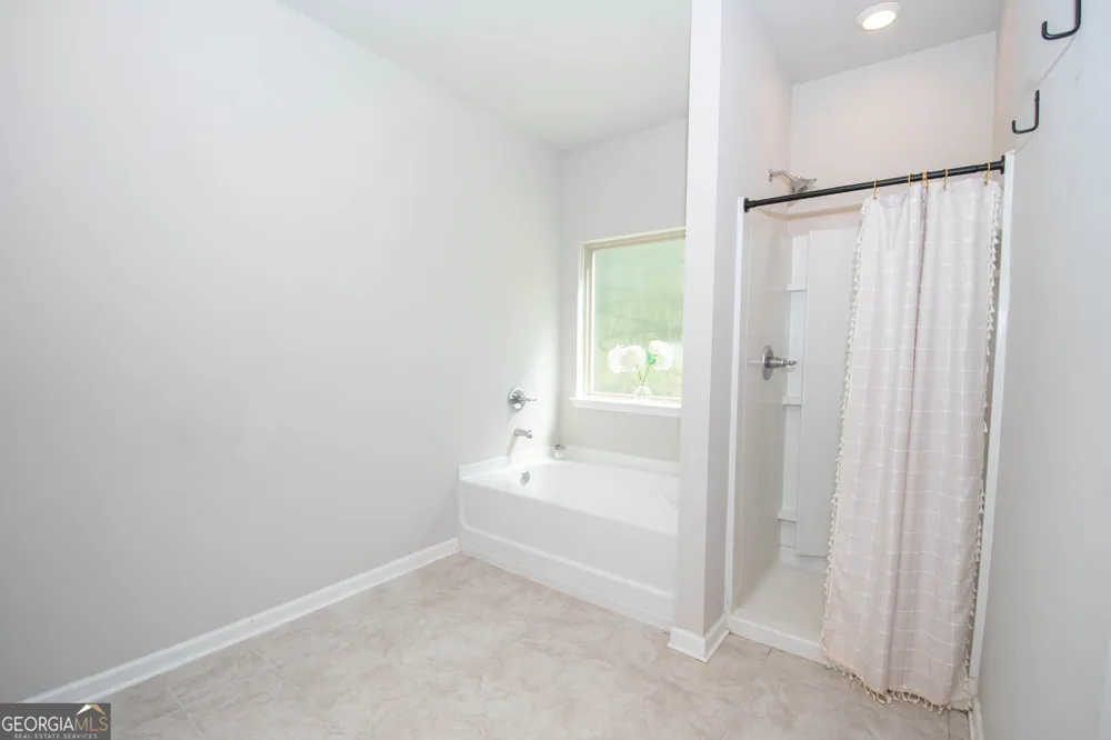 4079 Primrose RD Grantville, GA 30220