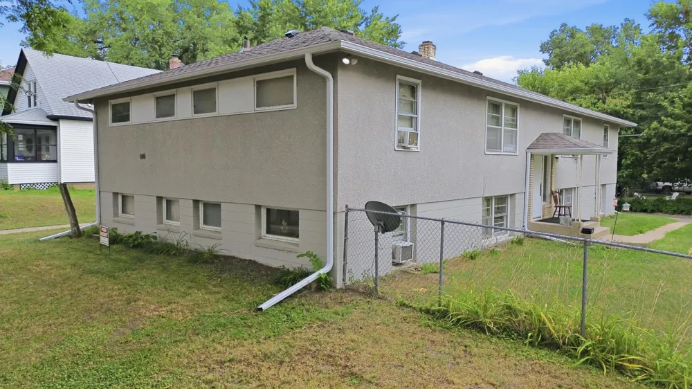 826 5th Street E Saint Paul, MN 55106
