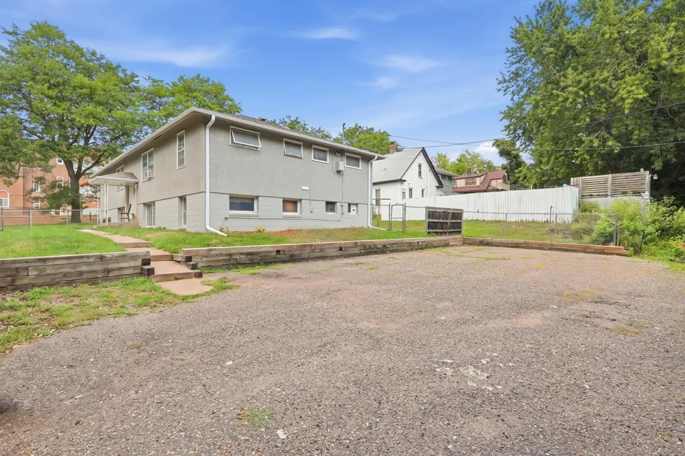 826 5th Street E Saint Paul, MN 55106