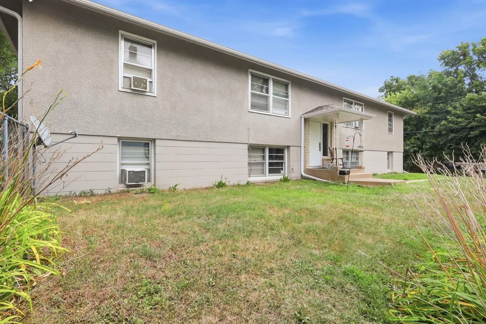 826 5th Street E Saint Paul, MN 55106