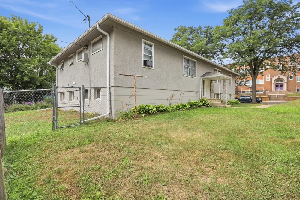 826 5th Street E Saint Paul, MN 55106