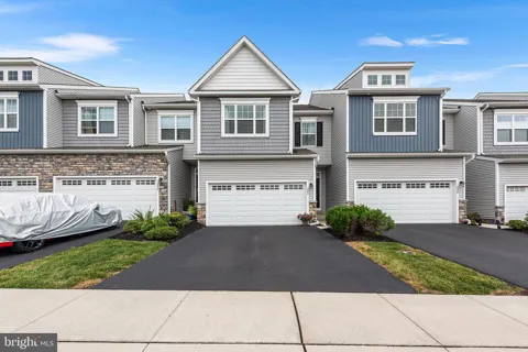 342 RIDGEWOOD DRIVE