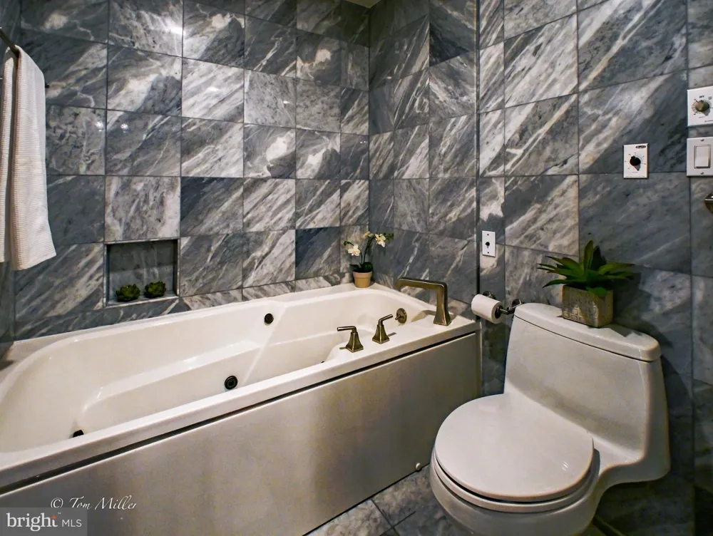 3801 CANTERBURY ROAD #915 Baltimore, MD 21218