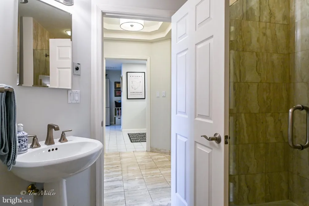 3801 CANTERBURY ROAD #915 Baltimore, MD 21218