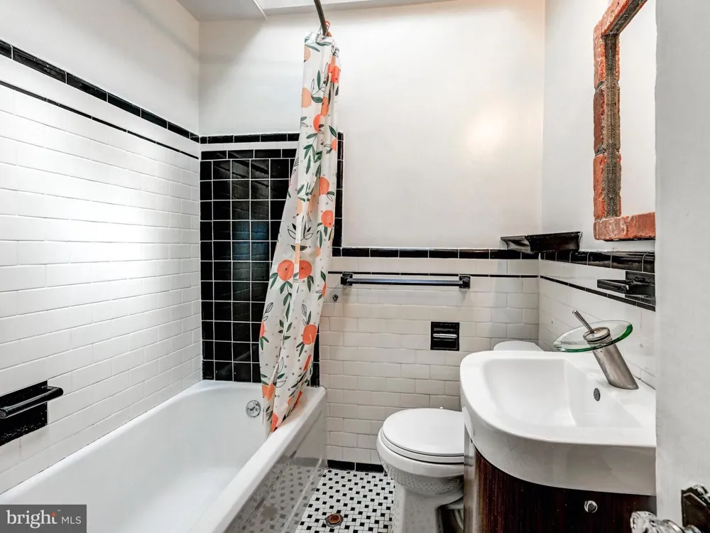819 W 33RD STREET Baltimore, MD 21211