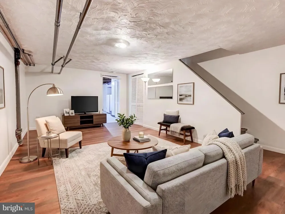 819 W 33RD STREET Baltimore, MD 21211