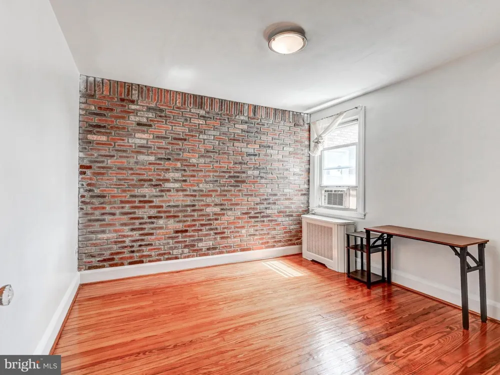 819 W 33RD STREET Baltimore, MD 21211