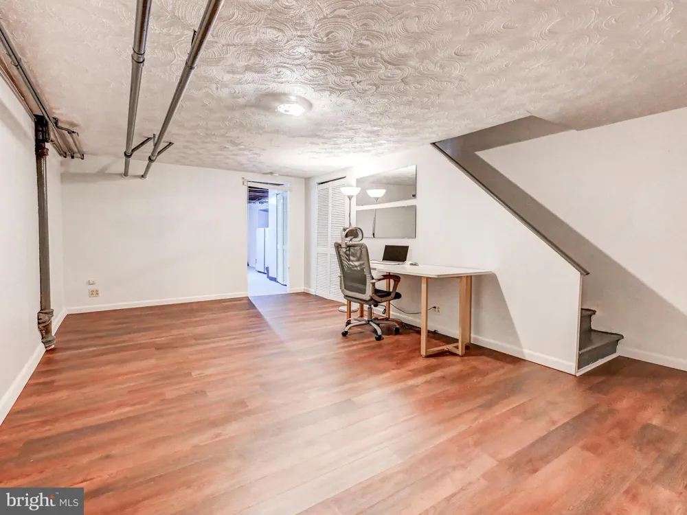 819 W 33RD STREET Baltimore, MD 21211