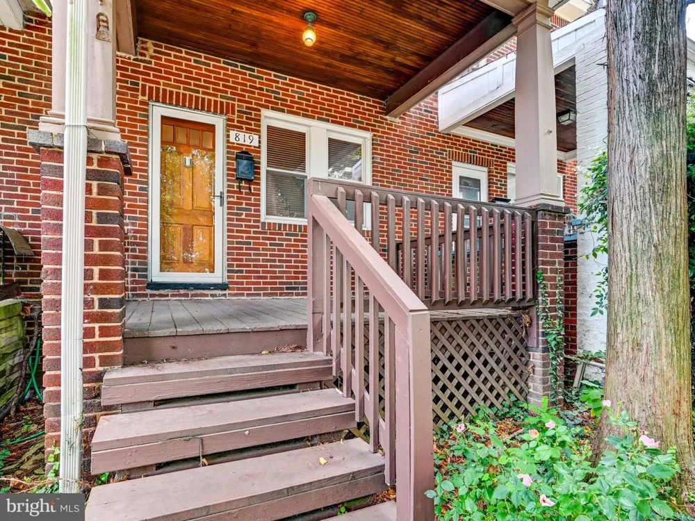 819 W 33RD STREET Baltimore, MD 21211