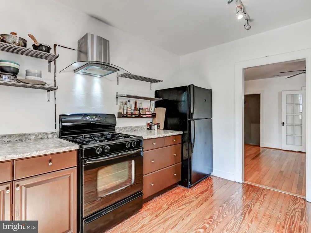 819 W 33RD STREET Baltimore, MD 21211
