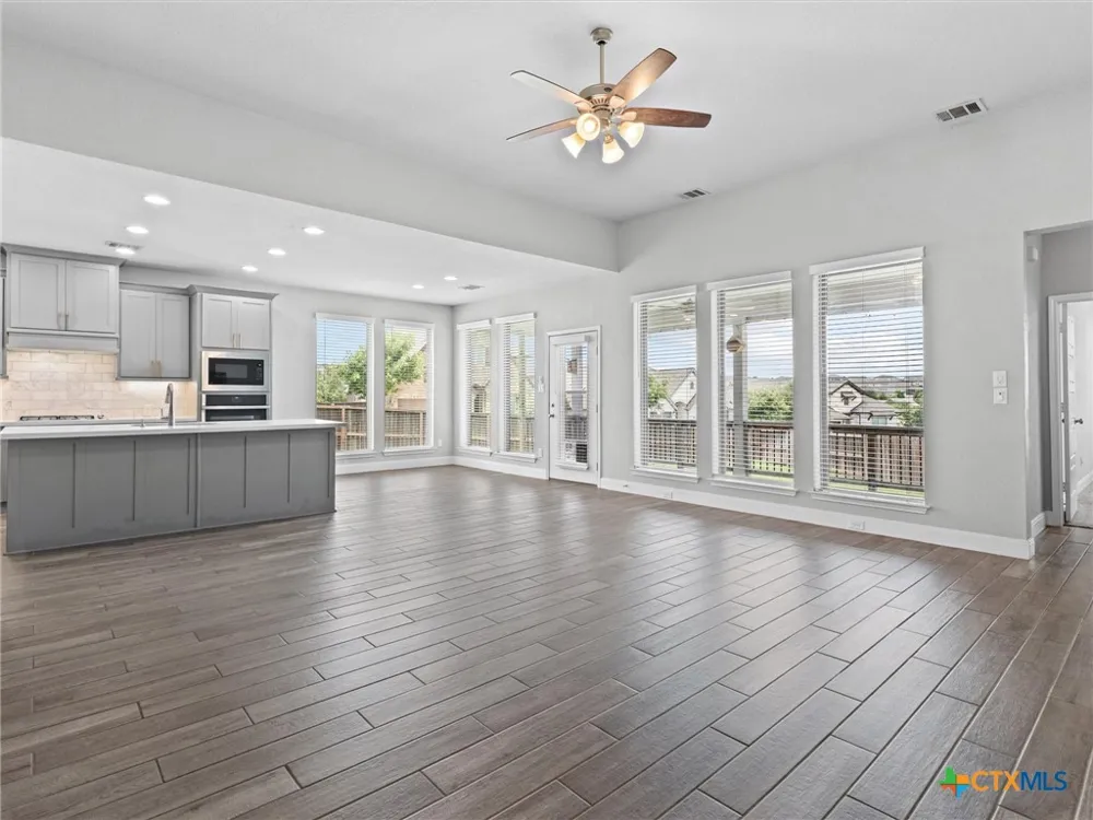 6501 Crockett Cove Schertz, TX 78108