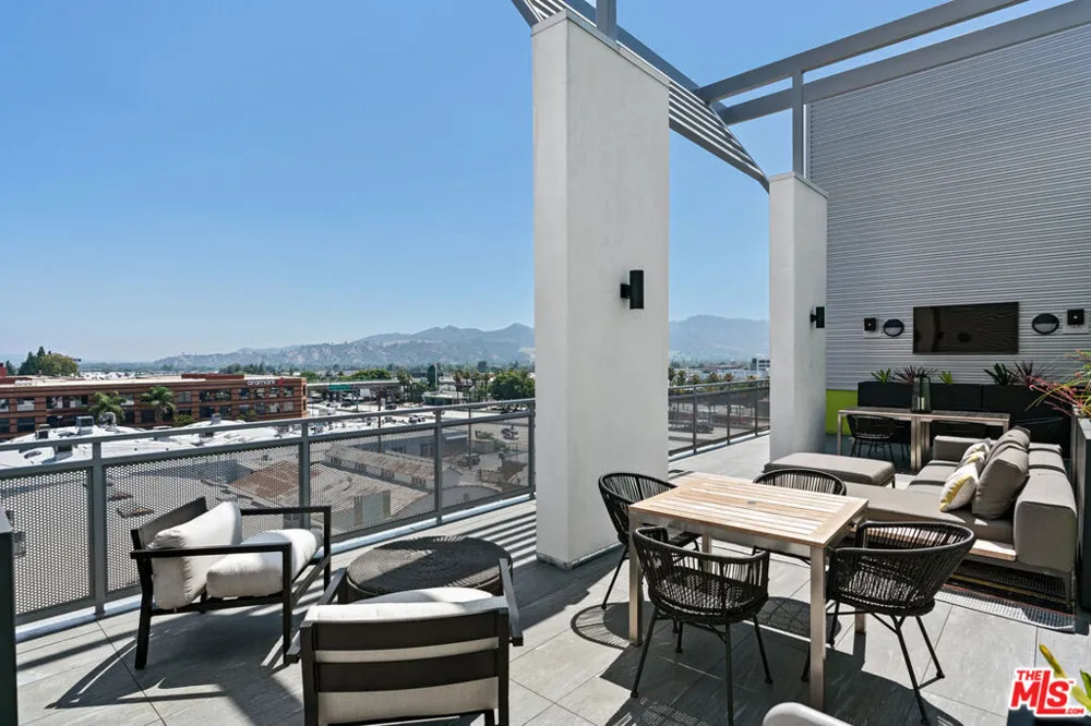 325 First Street #518 Burbank, CA 91502