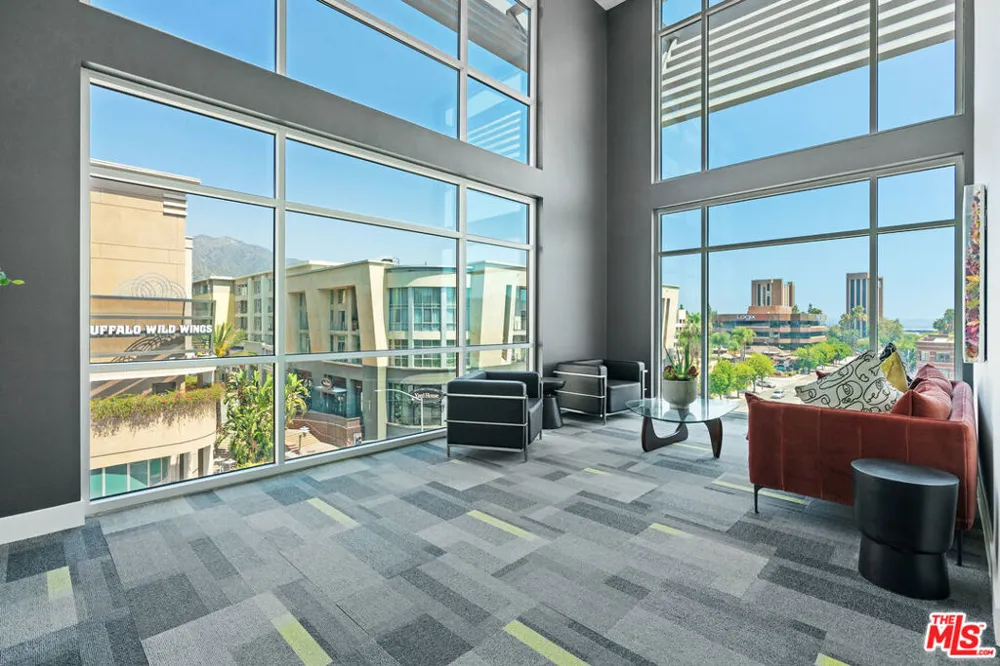325 First Street #518 Burbank, CA 91502