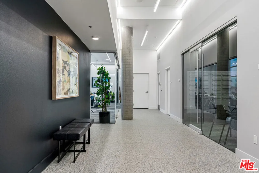 325 First Street #518 Burbank, CA 91502