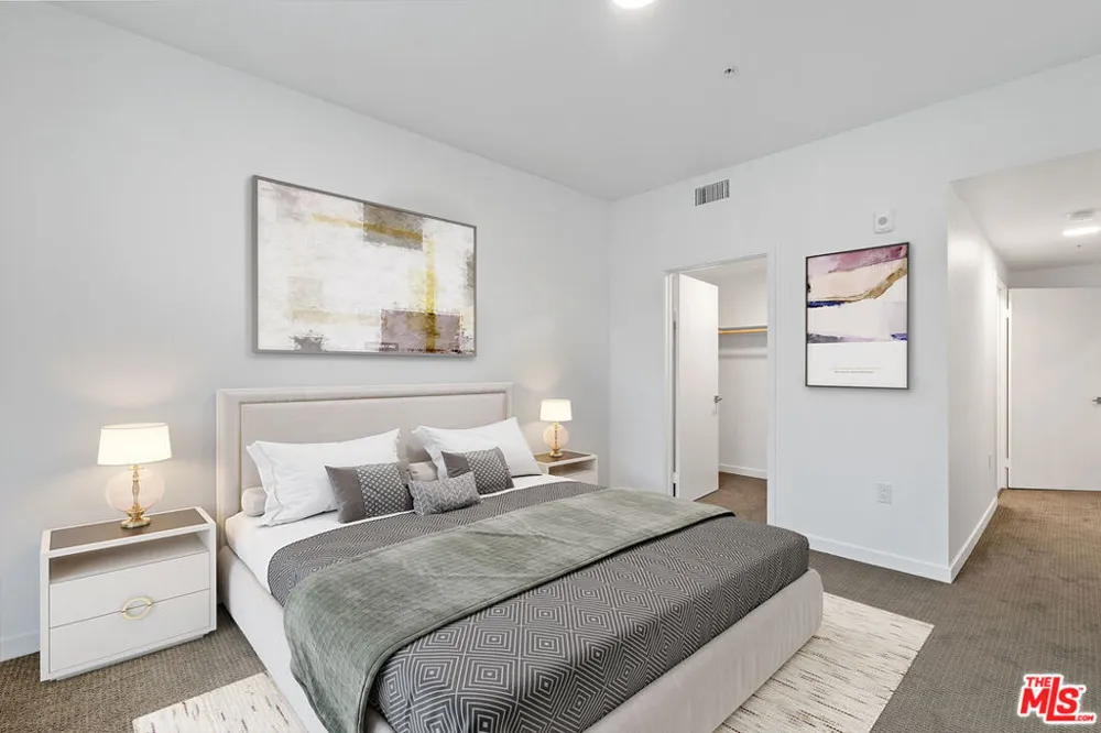325 First Street #518 Burbank, CA 91502