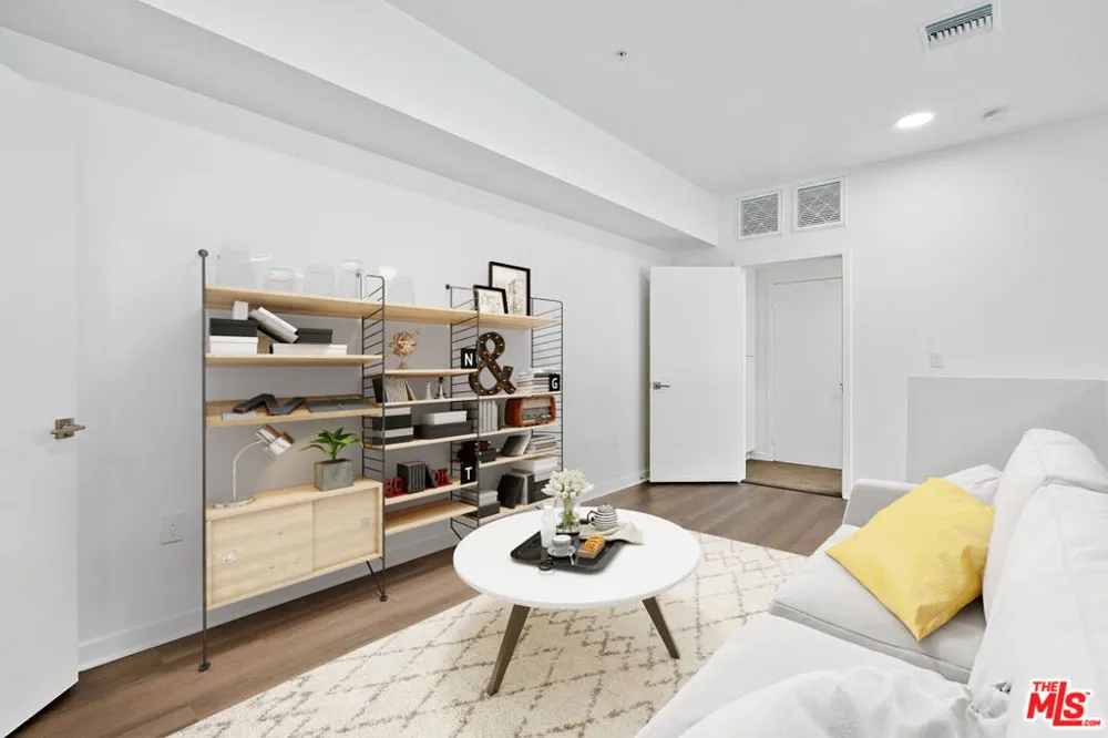 325 First Street #518 Burbank, CA 91502