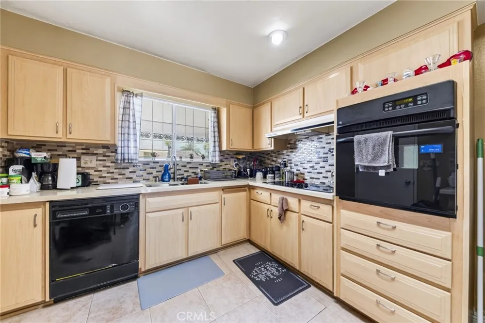 25815 Roanoke Menifee, CA 92586