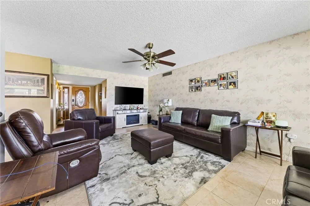 25815 Roanoke Menifee, CA 92586